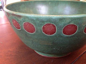 Green bowl w round red 2